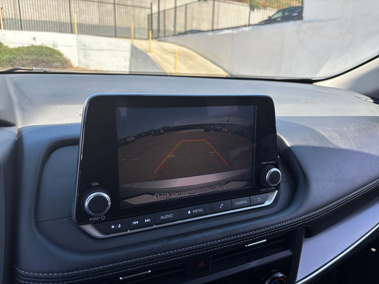 Used 2025 Nissan Rogue SV AWD/4WD image 25