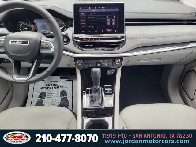 Used 2022 Jeep Compass Latitude FWD image 16