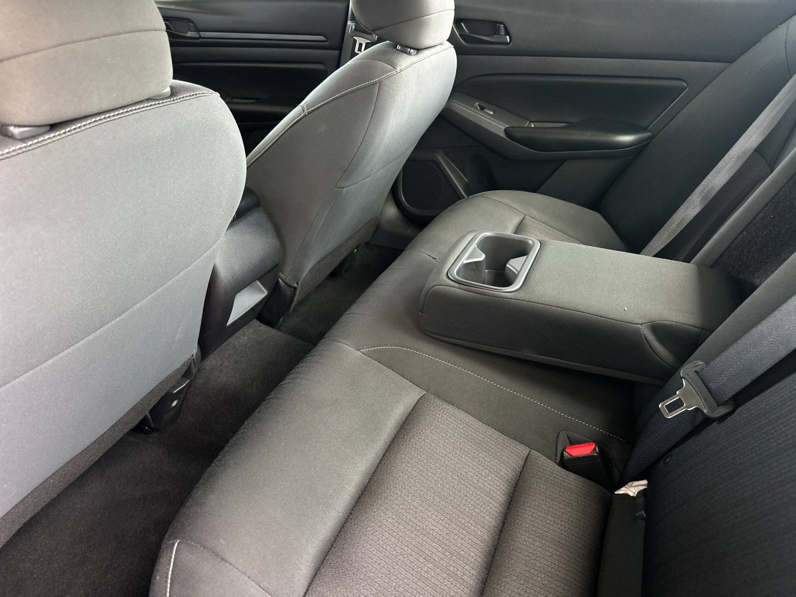 Used 2024 Nissan Altima 2.5 S FWD image 11