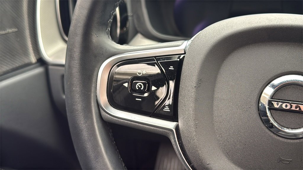 Certified 2024 Volvo XC60 B5 Ultimate w/ Climate Package image 10