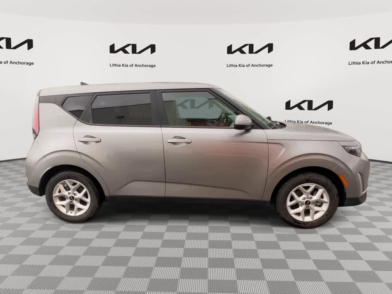 Certified 2025 Kia Soul LX w/ LX Technology Package FWD image 9
