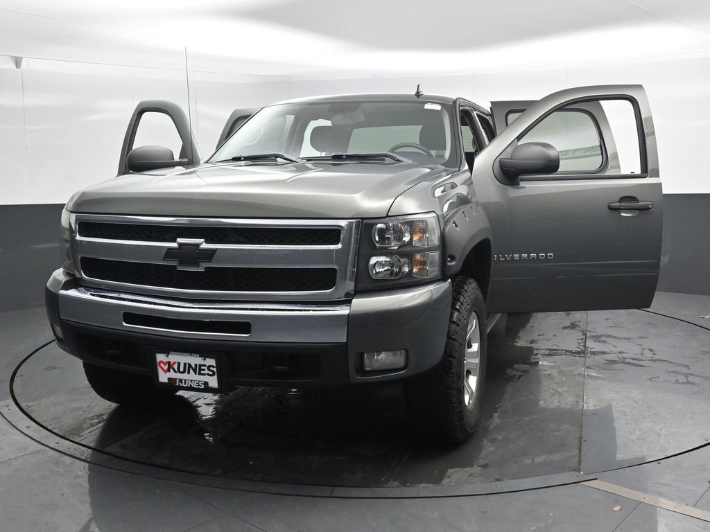 Used 2011 Chevrolet Silverado 1500 LT w/ All-Star Edition image 35