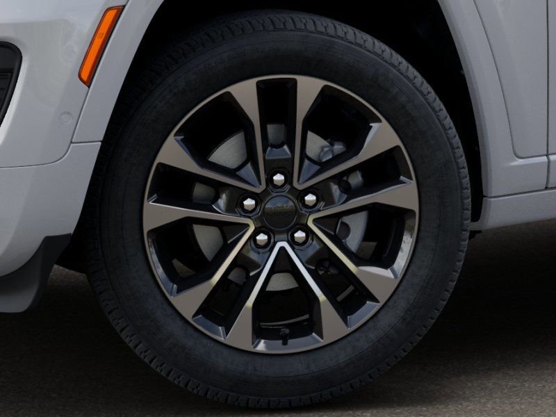 New 2025 Jeep Grand Cherokee Overland w/ Luxury Tech Group IV image 8