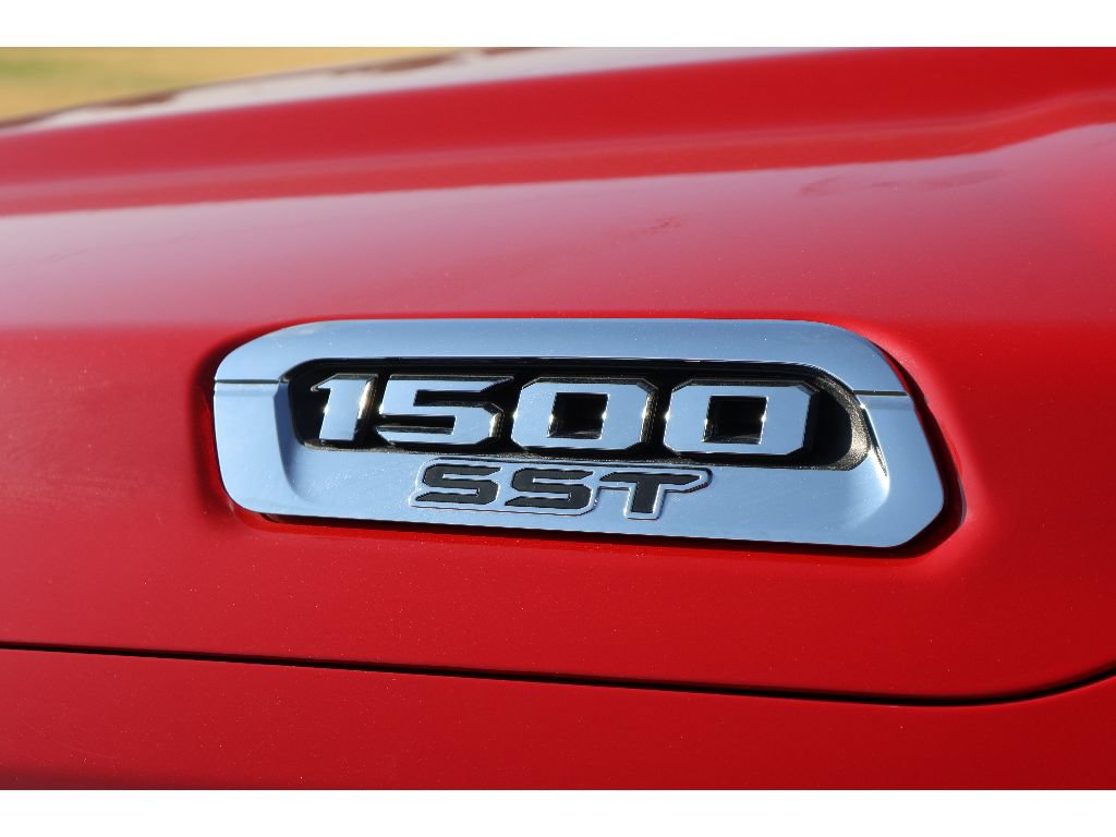 Used 2025 RAM 1500 Big Horn AWD/4WD image 9
