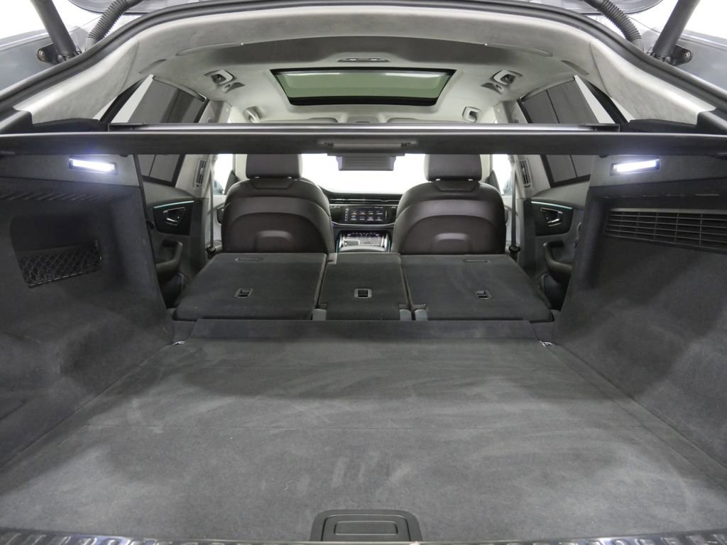Used 2019 Audi Q8 Prestige AWD/4WD image 27