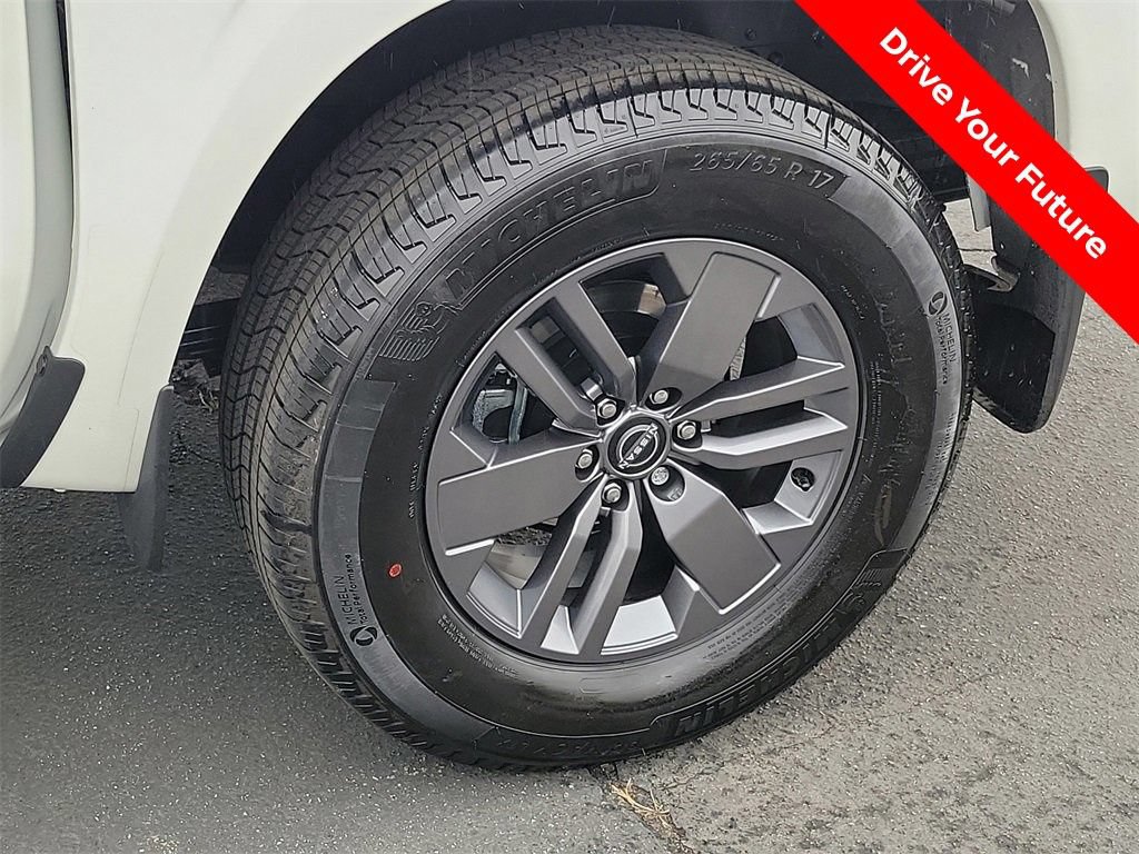 Certified 2025 Nissan Frontier SV RWD image 7