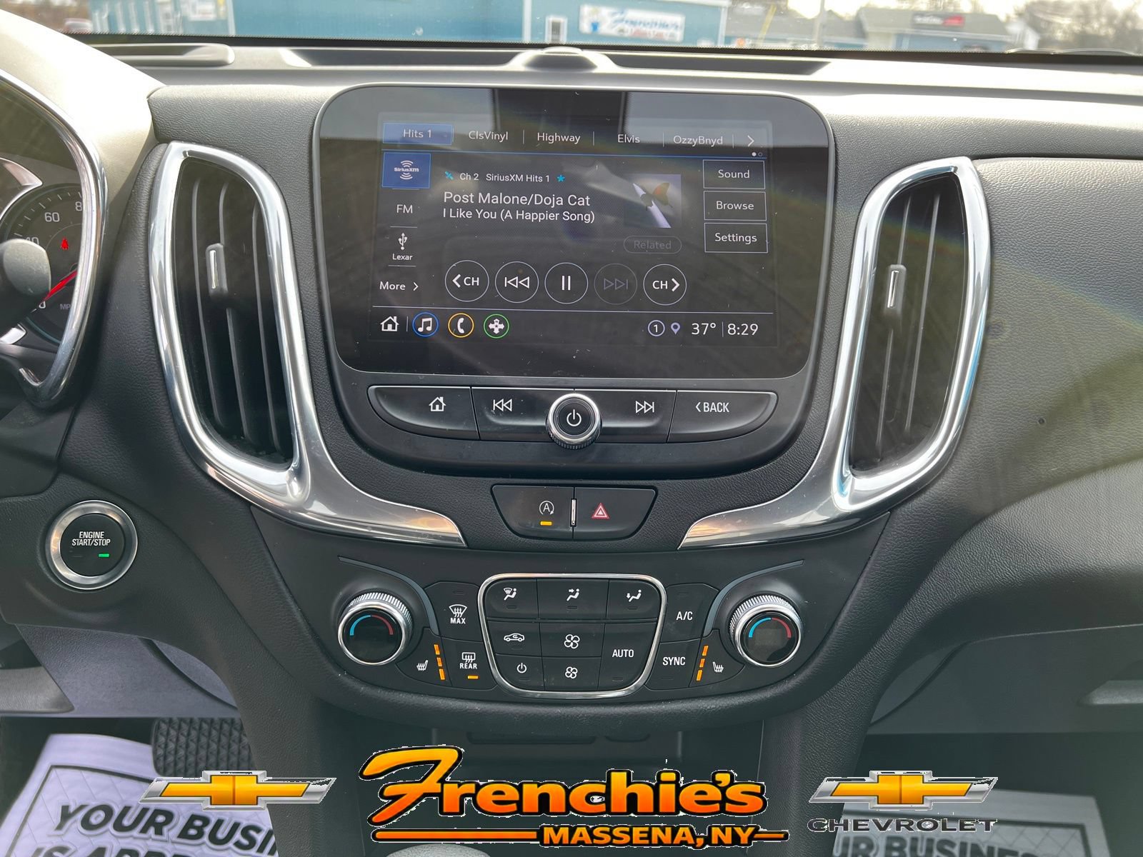 Used 2023 Chevrolet Equinox LT AWD/4WD image 17