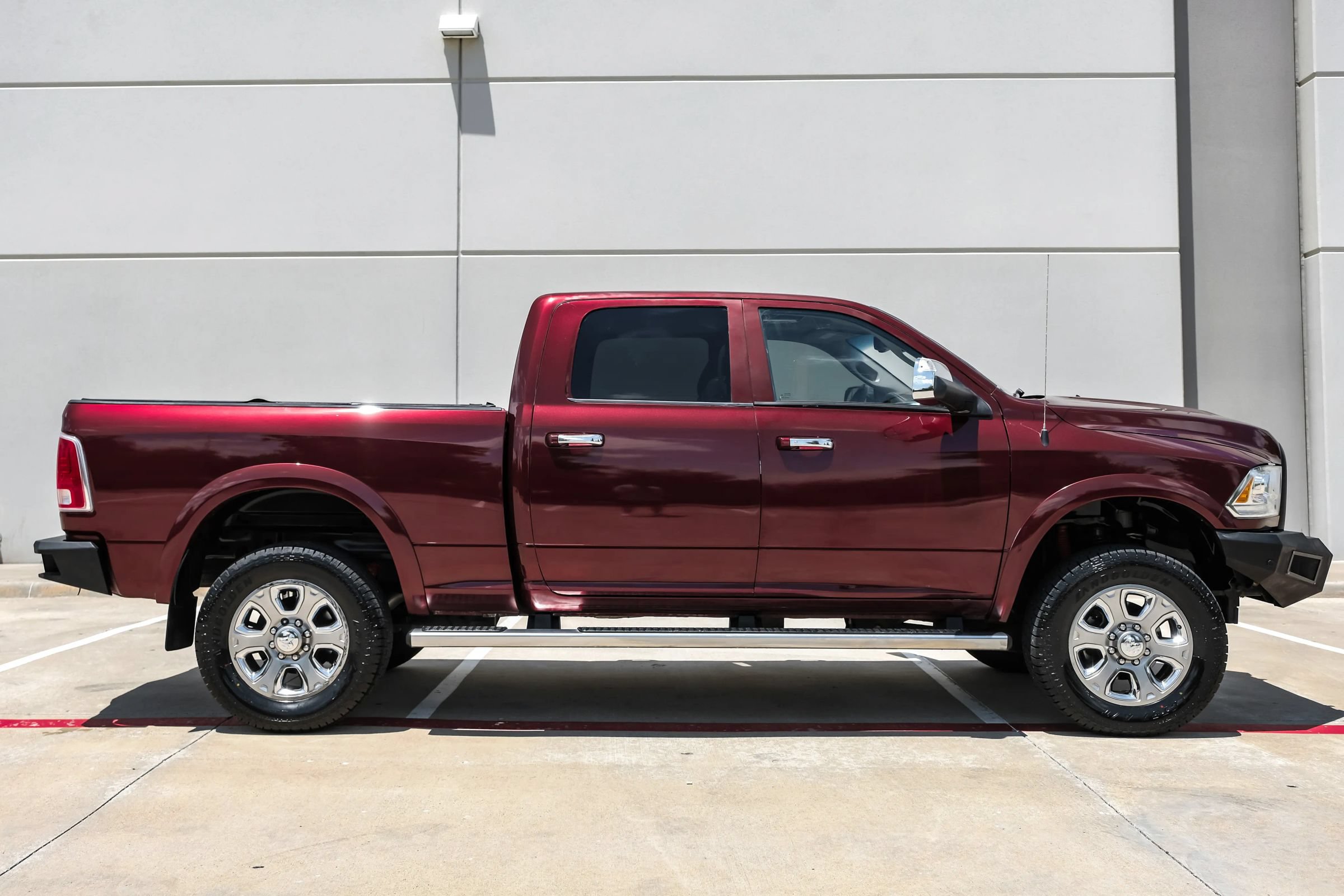Used 2018 RAM 2500 Laramie w/ Convenience Group AWD/4WD image 3