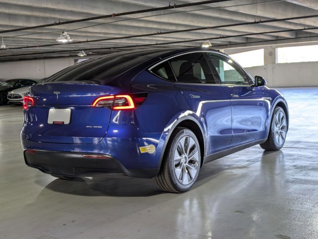 Used 2021 Tesla Model Y Long Range image 6