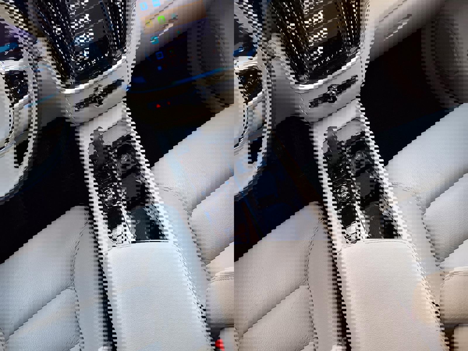 Used 2024 Volvo S60 B5 Plus image 12