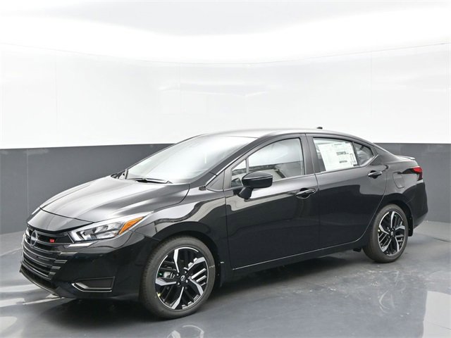 New 2025 Nissan Versa SR w/ Trunk Package
