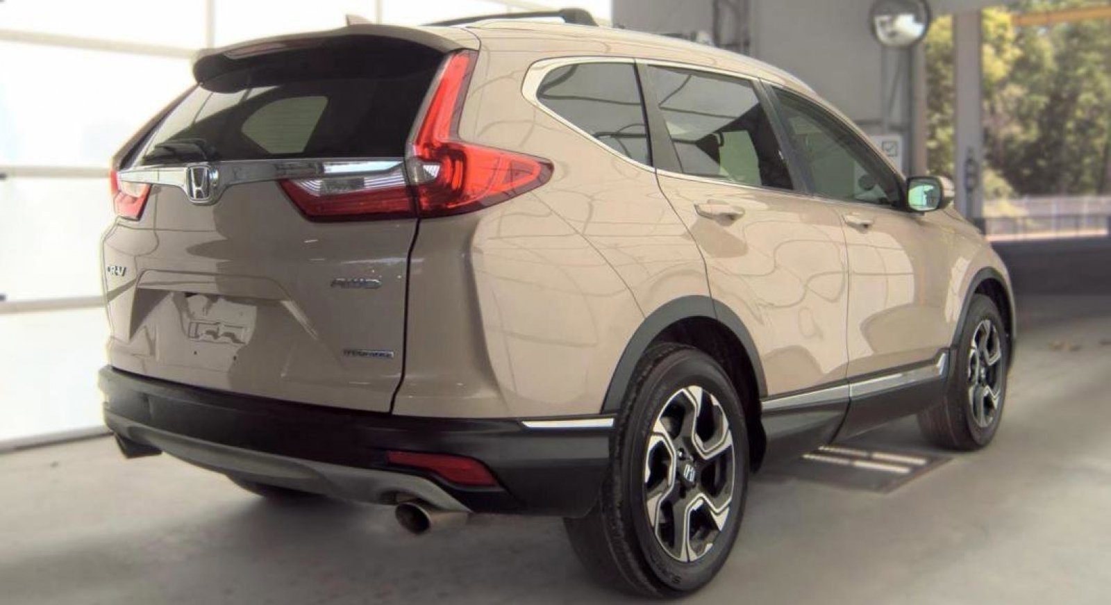 Used 2017 Honda CR-V Touring image 6