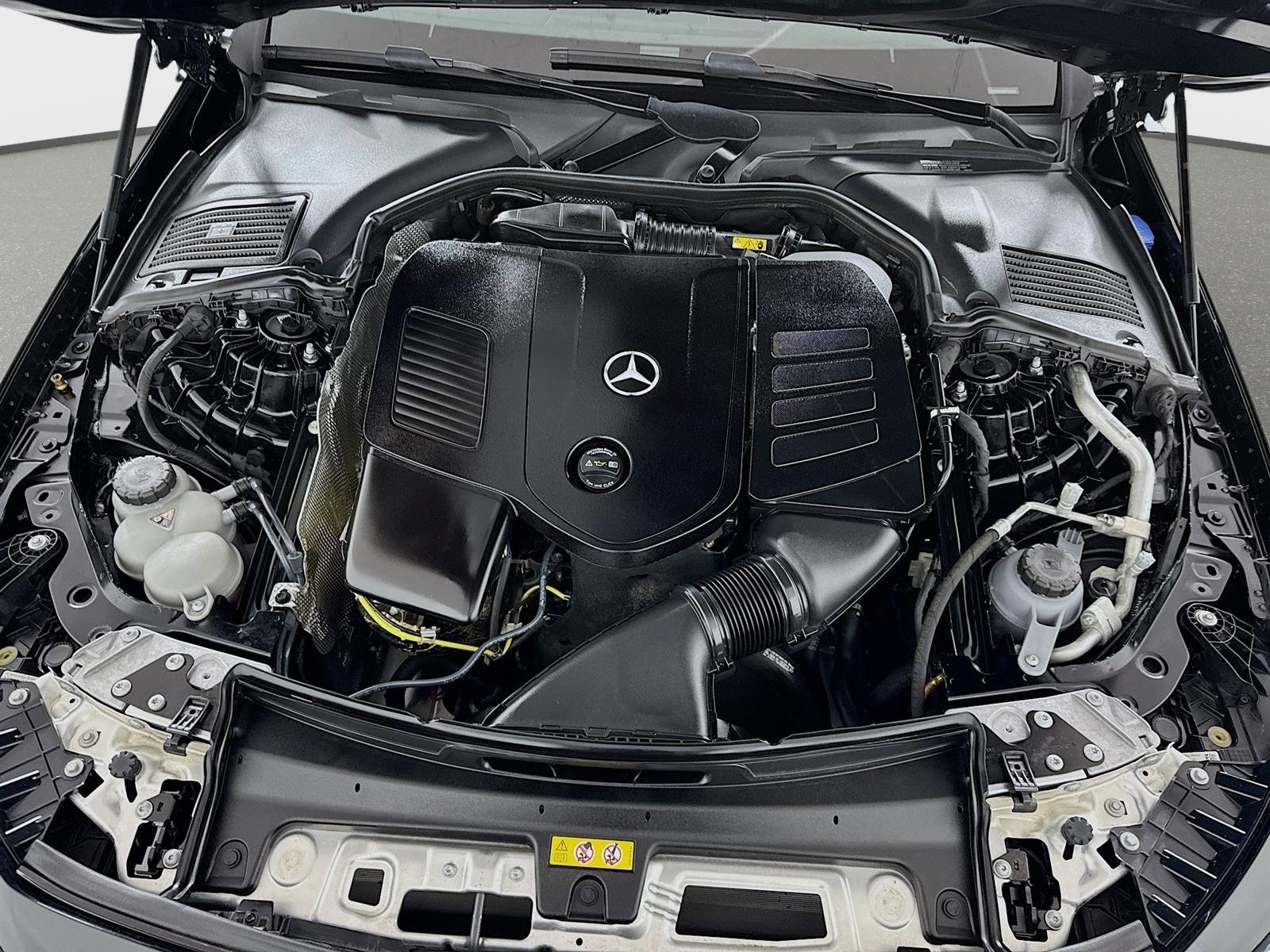 Used 2025 Mercedes-Benz CLE 300 4MATIC Coupe image 28