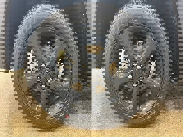 New 2025 Jeep Grand Cherokee Altitude image 30