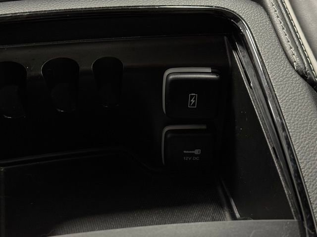 Certified 2025 Chrysler Pacifica Limited image 40