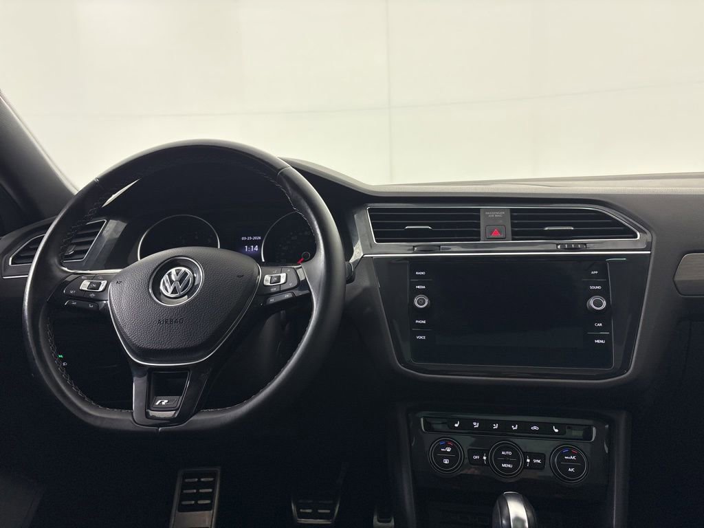 Used 2020 Volkswagen Tiguan SE R-Line image 22