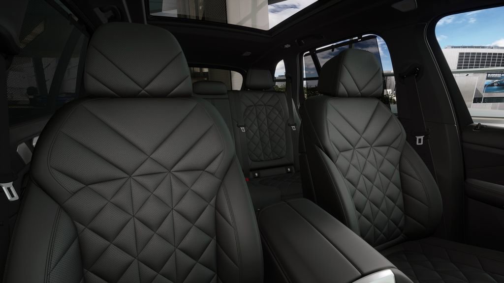 Used 2026 BMW X5 M60i image 38