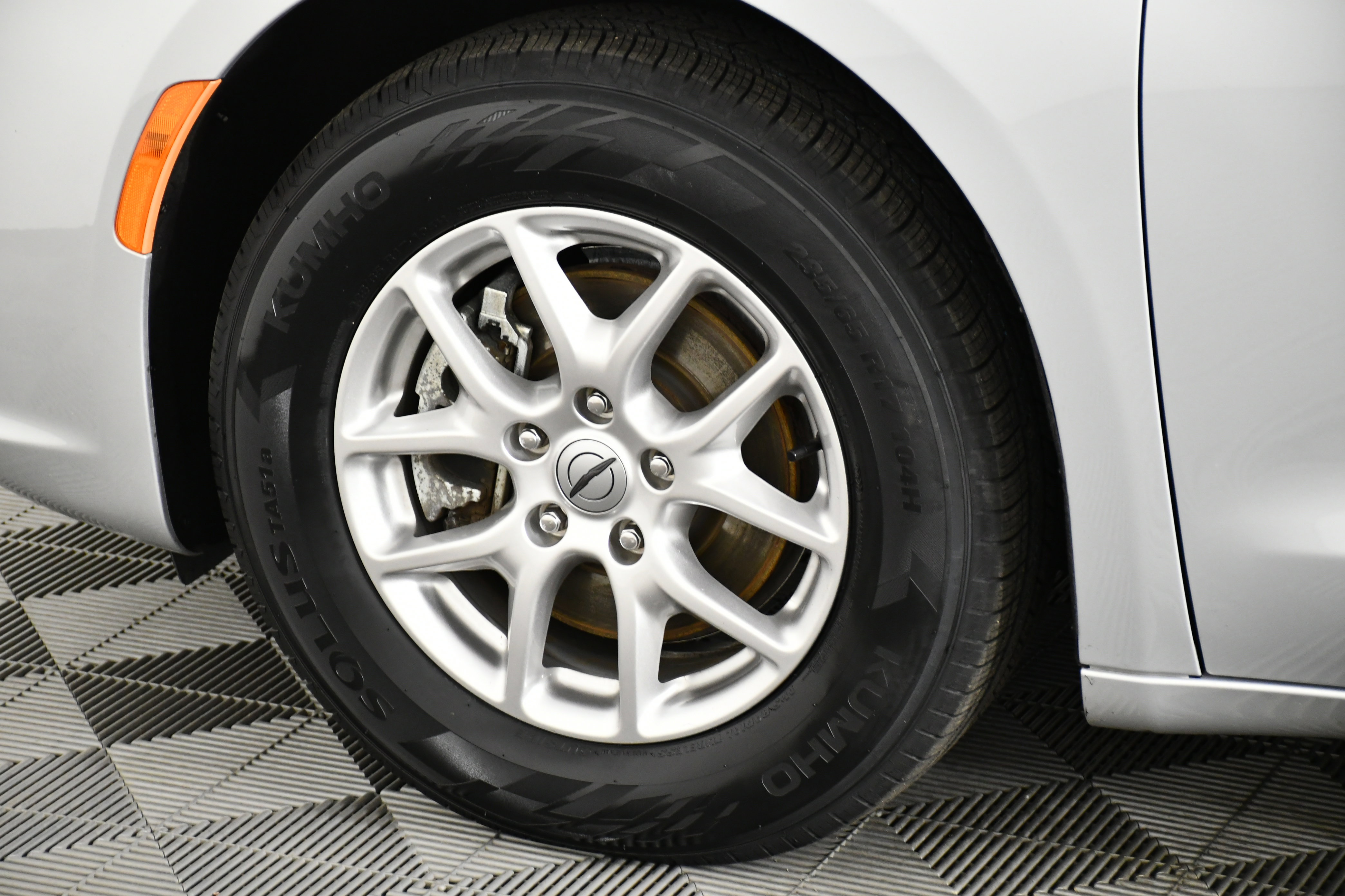 Used 2024 Chrysler Pacifica Touring-L image 53