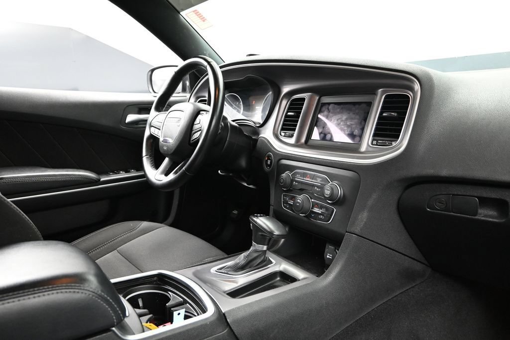 Used 2022 Dodge Charger SXT RWD image 10