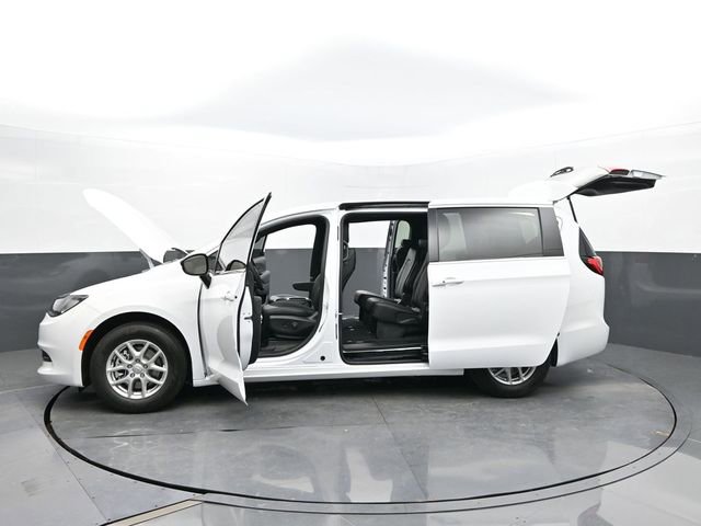 New 2025 Chrysler Voyager LX FWD image 63
