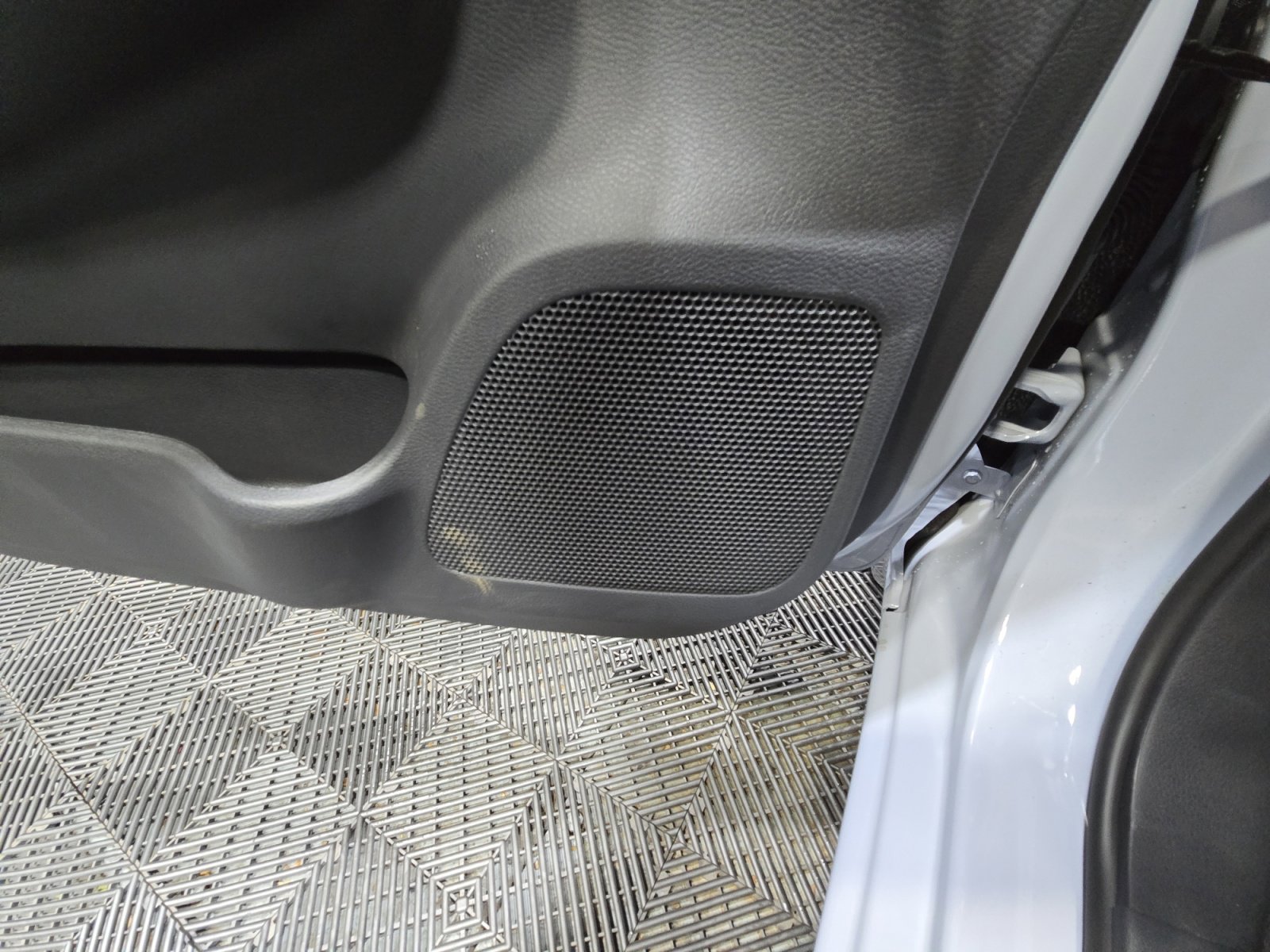 New 2025 Nissan Versa SV w/ Trunk Package image 27