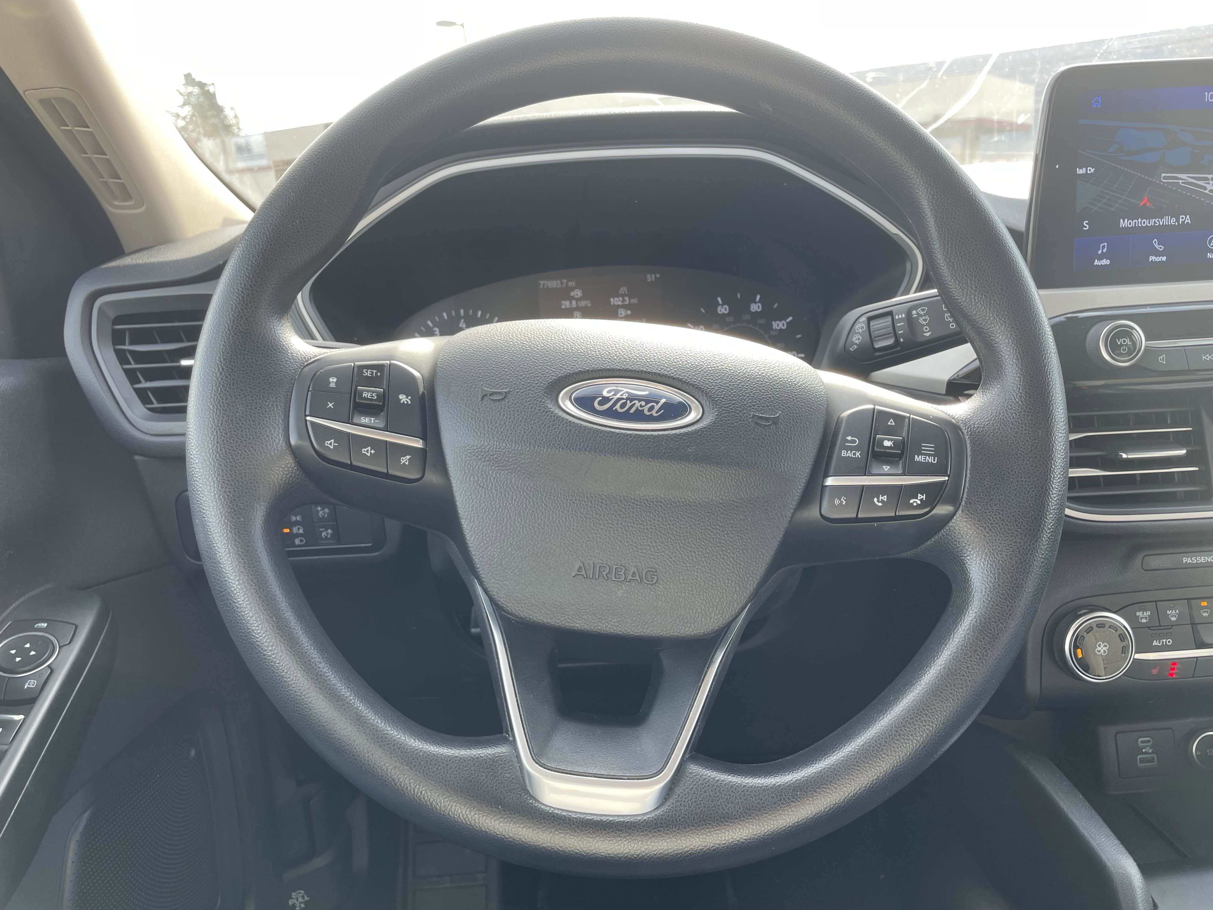 Used 2020 Ford Escape SE image 17