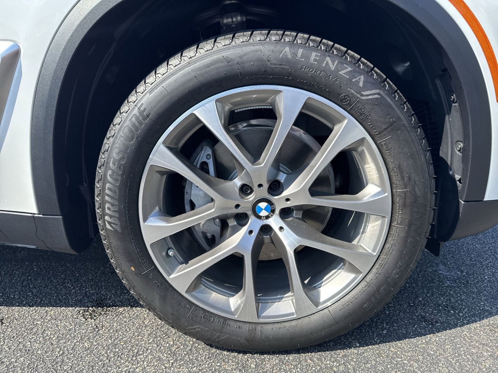 New 2026 BMW X5 xDrive40i image 2