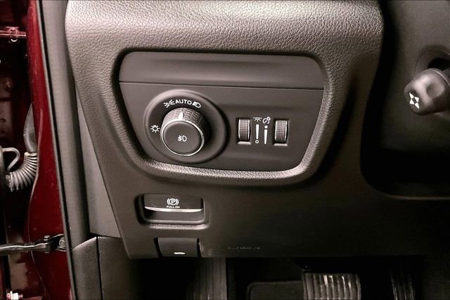 Used 2024 Jeep Grand Cherokee Overland w/ Luxury Tech Group IV image 39