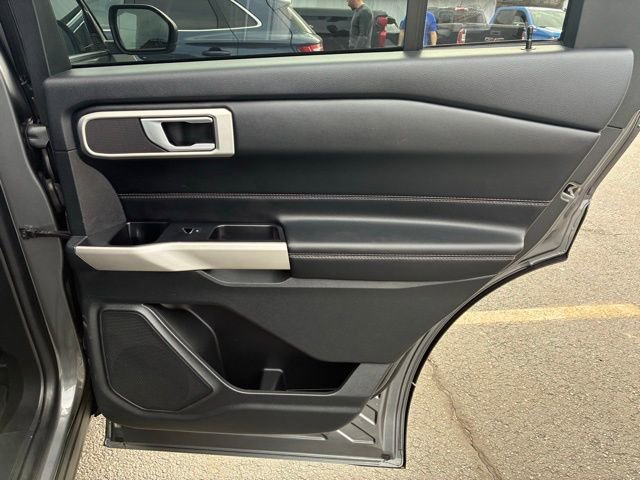 Used 2023 Ford Explorer XLT AWD/4WD image 20