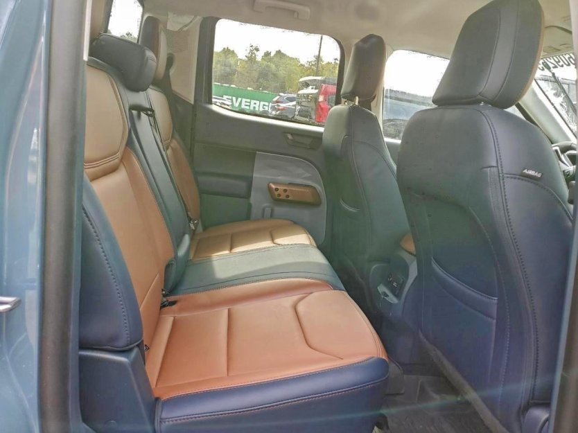 Used 2023 Ford Maverick Lariat w/ Lariat Luxury Package image 7