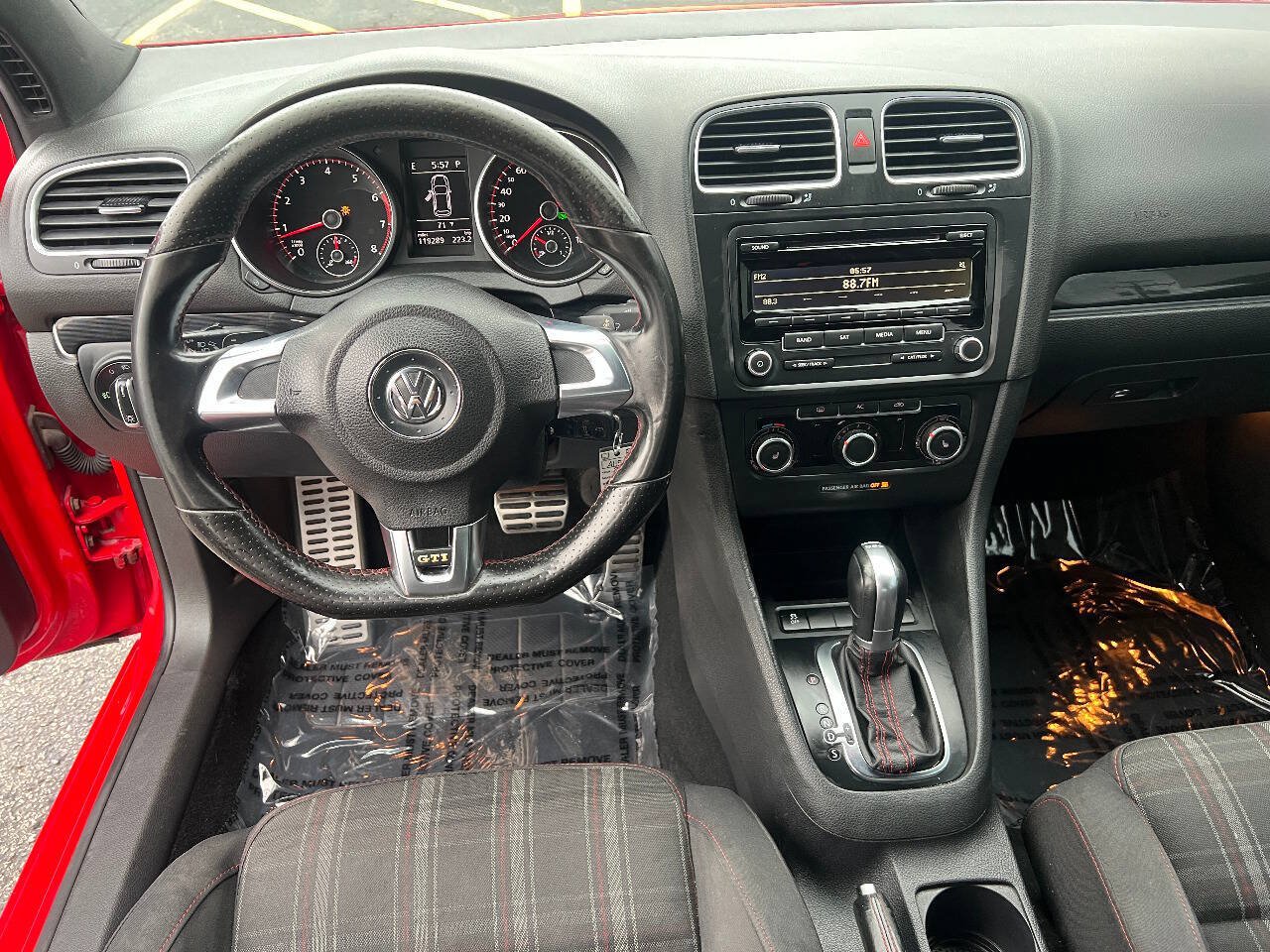Used 2012 Volkswagen Golf 2-Door FWD image 25