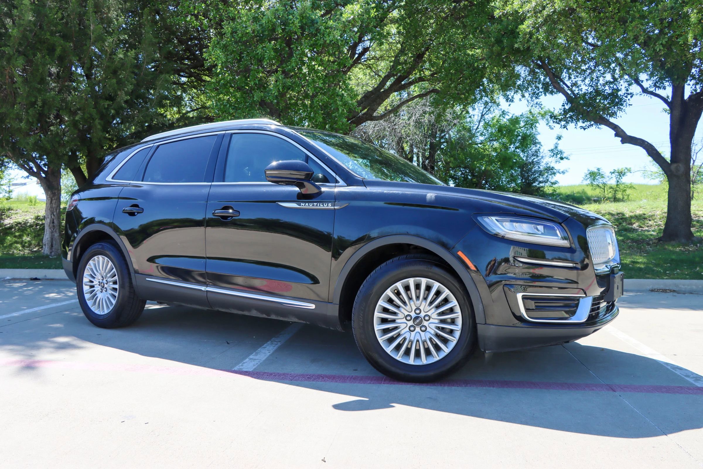 Used 2019 Lincoln Nautilus FWD image 1