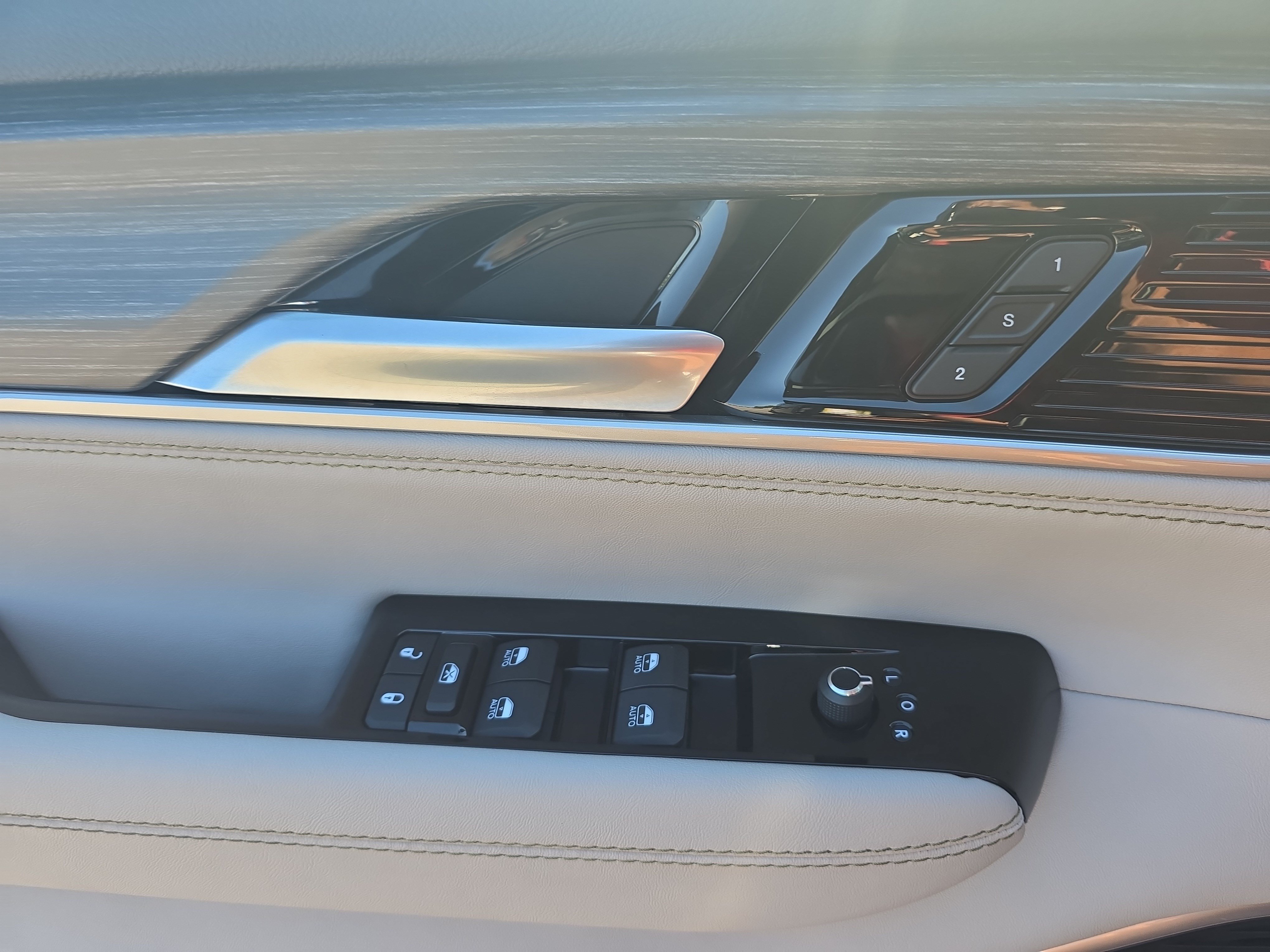 Used 2024 Jeep Wagoneer Series II AWD/4WD image 29