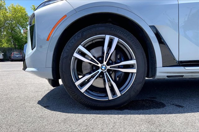 Used 2026 BMW X7 xDrive40i AWD/4WD image 8