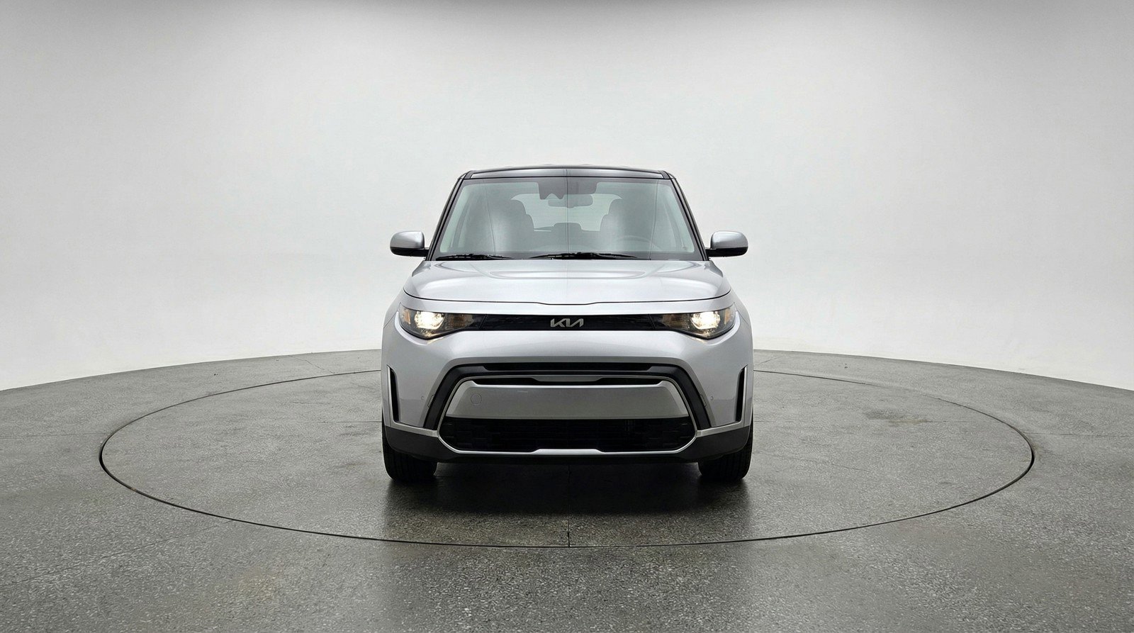 Used 2025 Kia Soul LX w/ LX Technology Package FWD image 2
