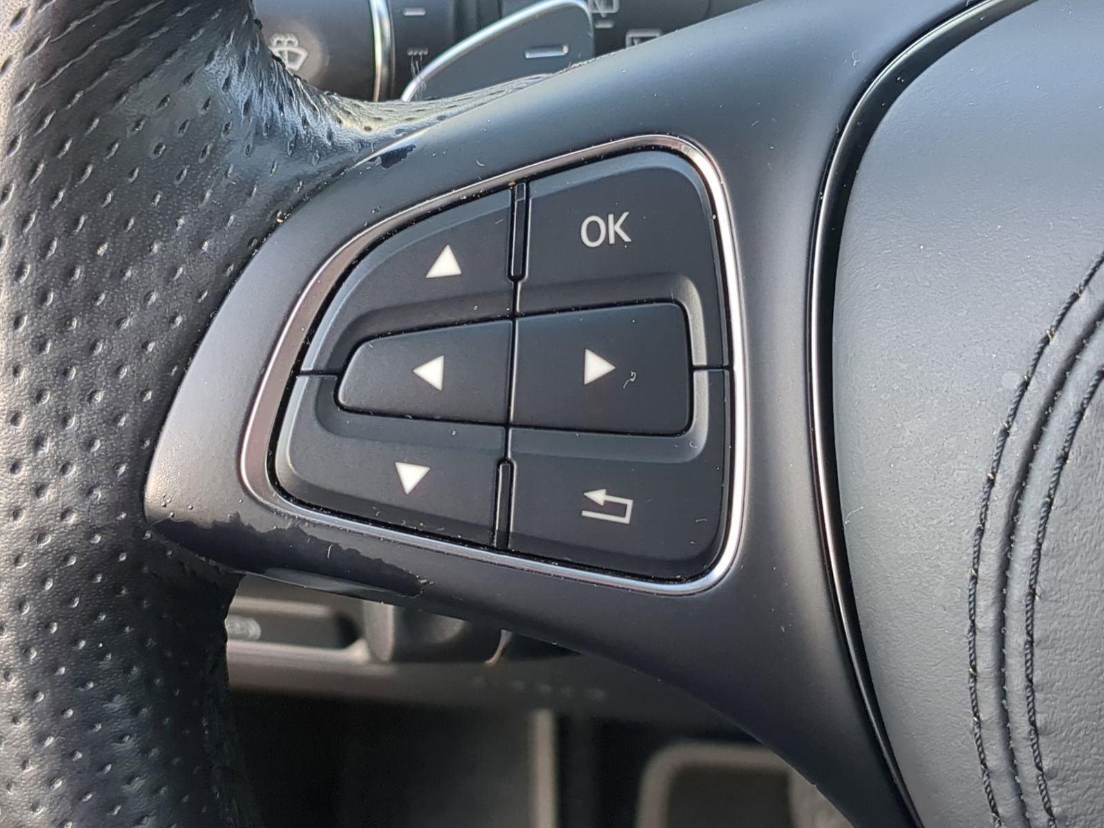 Used 2019 Mercedes-Benz GLS 450 4MATIC image 30