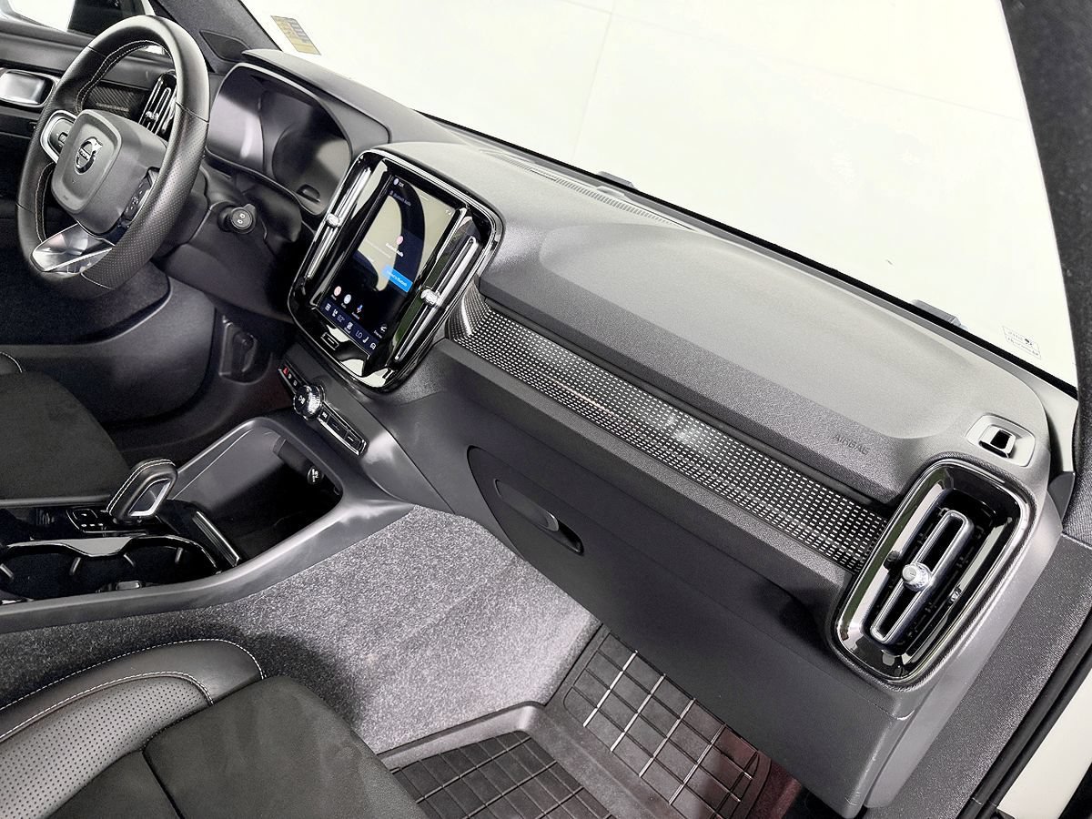 Used 2021 Volvo XC40 P8 Recharge w/ Advanced Package AWD/4WD image 36