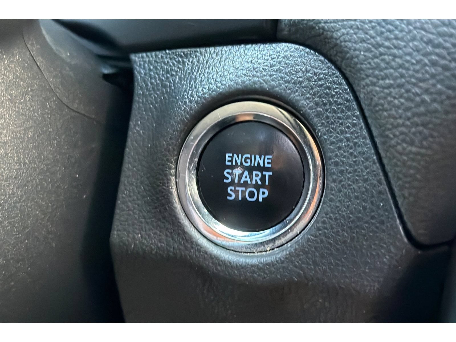 Used 2019 Toyota RAV4 XLE AWD/4WD image 25