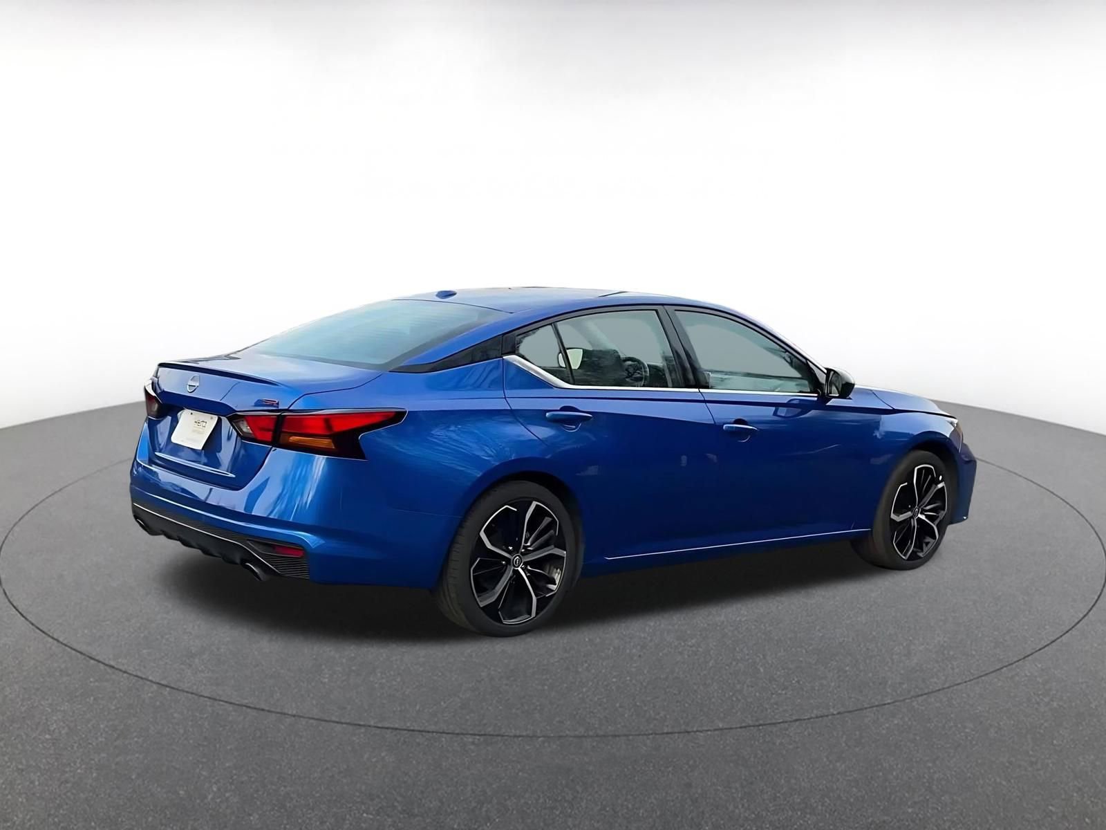 Used 2025 Nissan Altima 2.5 SR image 14