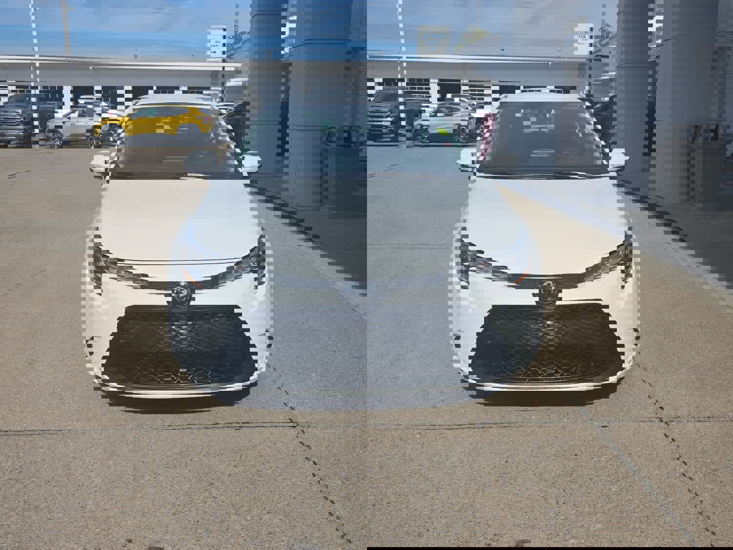 Used 2021 Toyota Corolla LE image 4