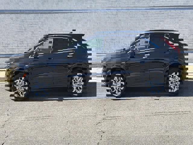 Used 2024 Cadillac XT4 Luxury w/ Cold Weather Package image 4