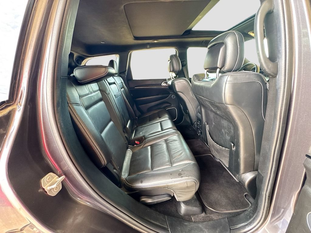Used 2016 Jeep Grand Cherokee SRT AWD/4WD image 30