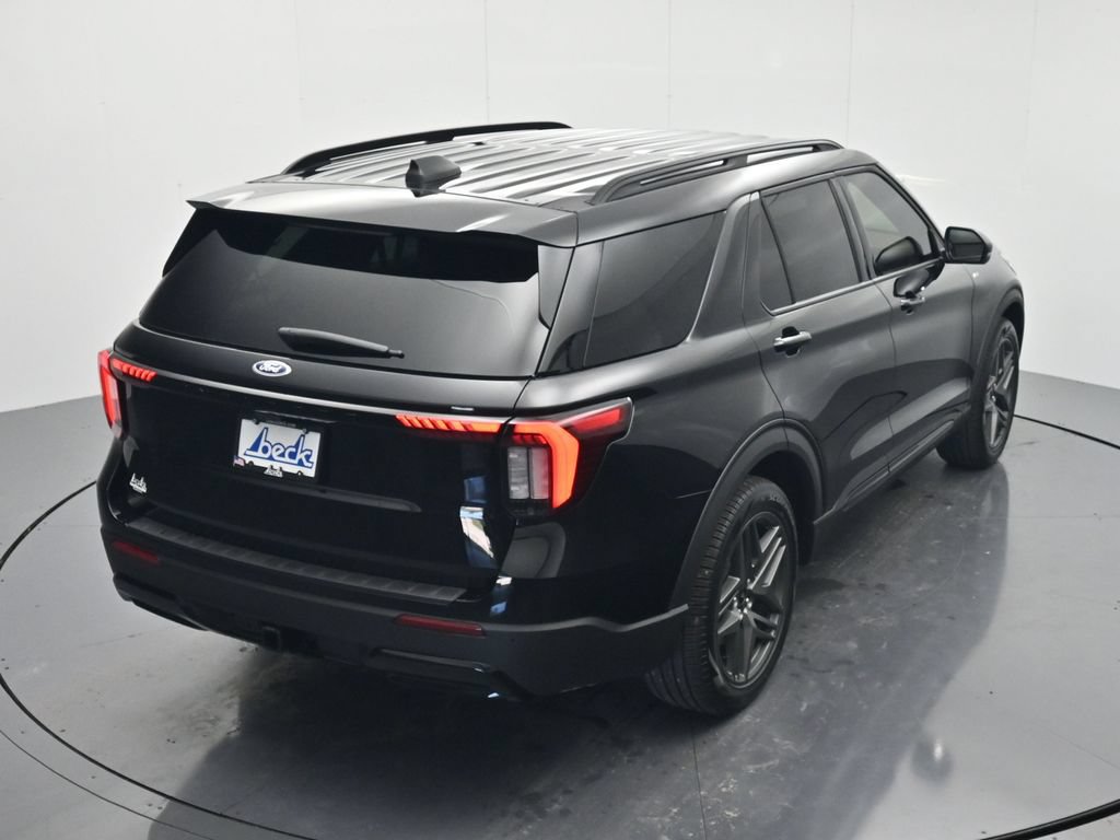 New 2026 Ford Explorer ST-Line w/ ST-Line Street Pack RWD image 32