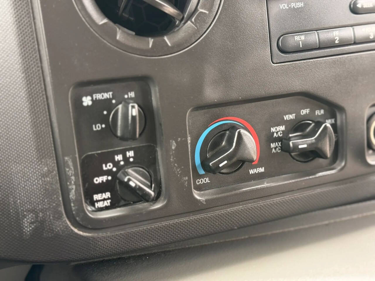 Used 2015 Ford E-350 and Econoline 350 Super Duty RWD image 12