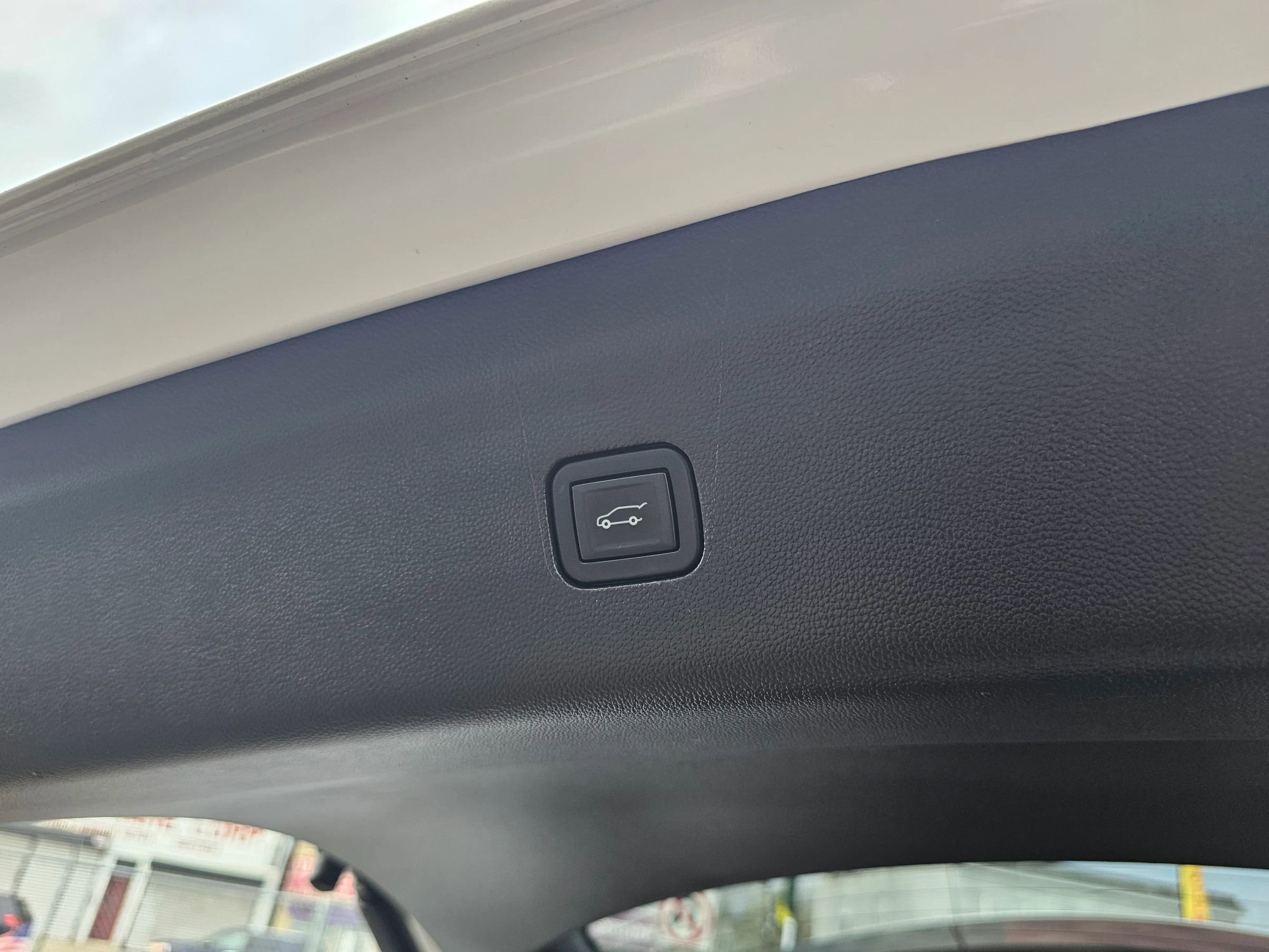 Used 2021 Buick Enclave Essence image 37