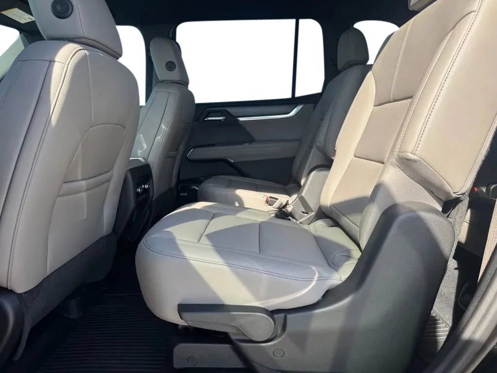 New 2027 GMC Acadia Elevation w/ Elevation Premium Package FWD image 17