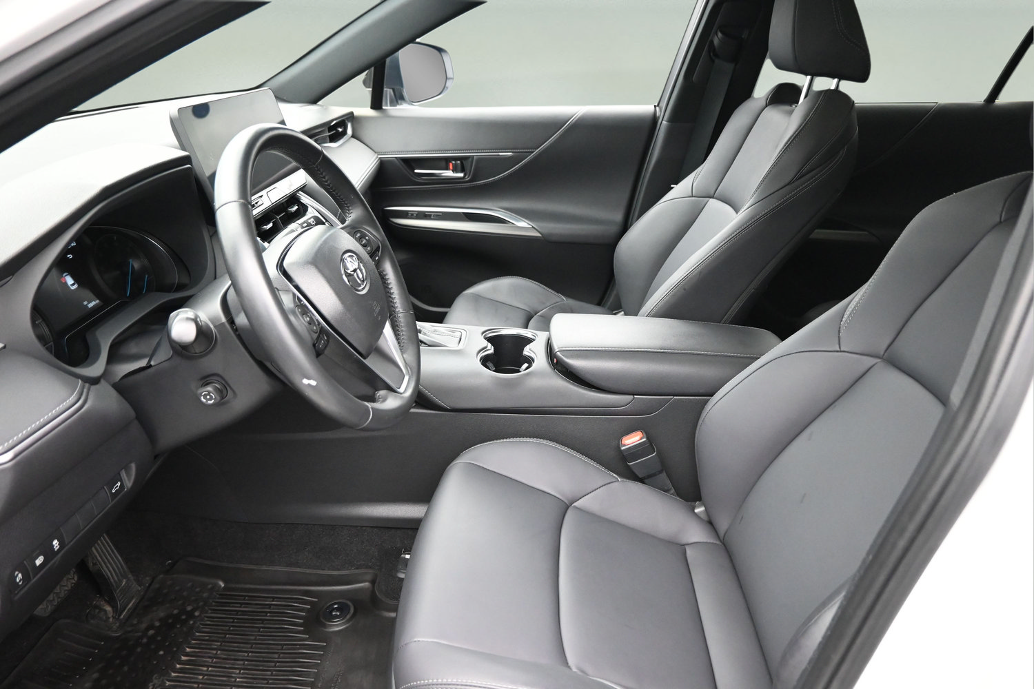 Used 2023 Toyota Venza Nightshade AWD/4WD image 19