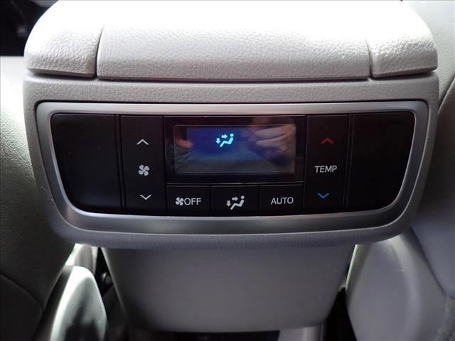 Used 2019 Toyota Highlander XLE AWD/4WD image 11