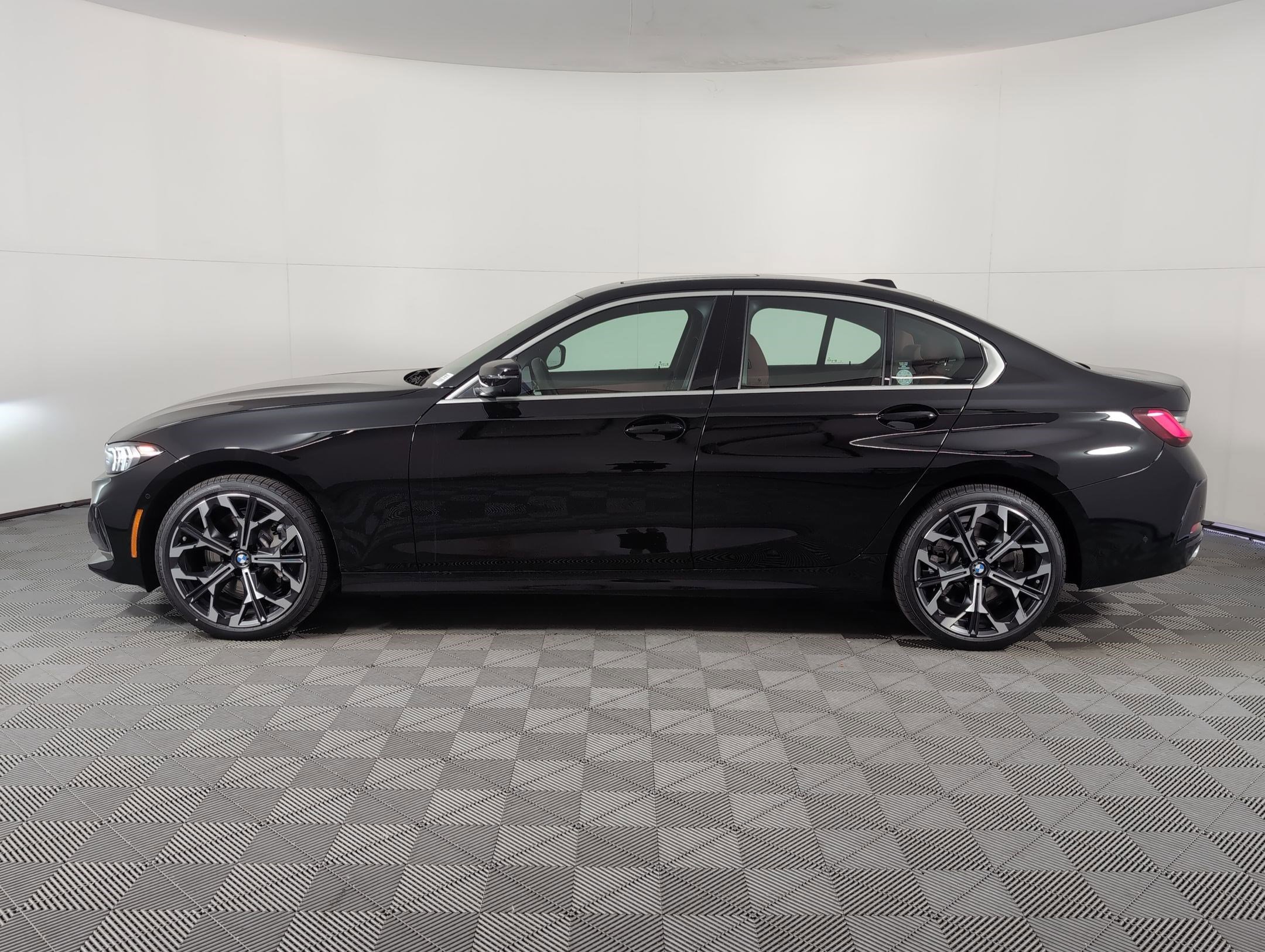 Used 2026 BMW 330i xDrive Sedan w/ Premium Package image 2