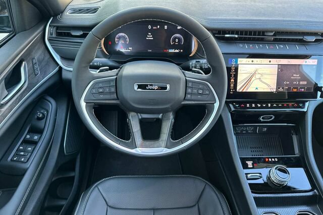 New 2026 Jeep Grand Cherokee L Limited AWD/4WD image 11